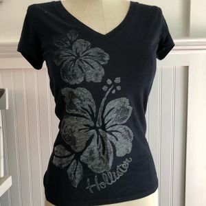 Hollister Hibiscus flower tee